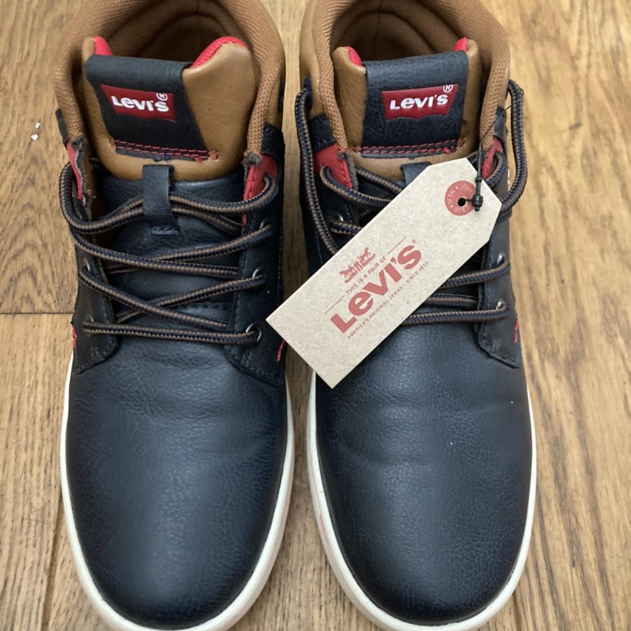 Levi’s high top boots in near perfect condition