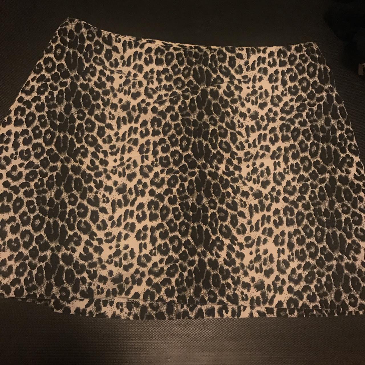 Cute white and black leopard print mini skirt. I’ve... - Depop