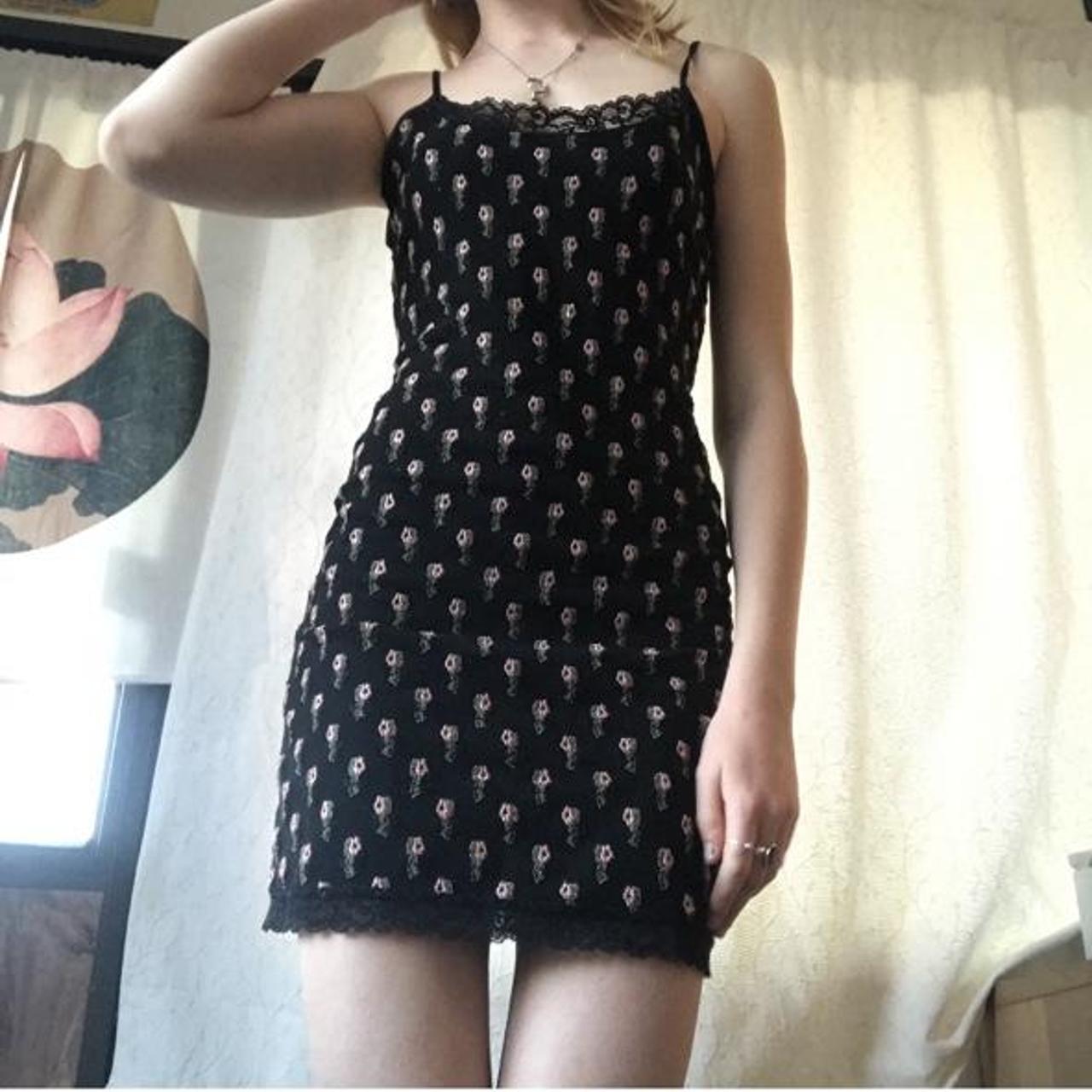 Adorable floral stretch dress with lace trim 🌸 fits... - Depop