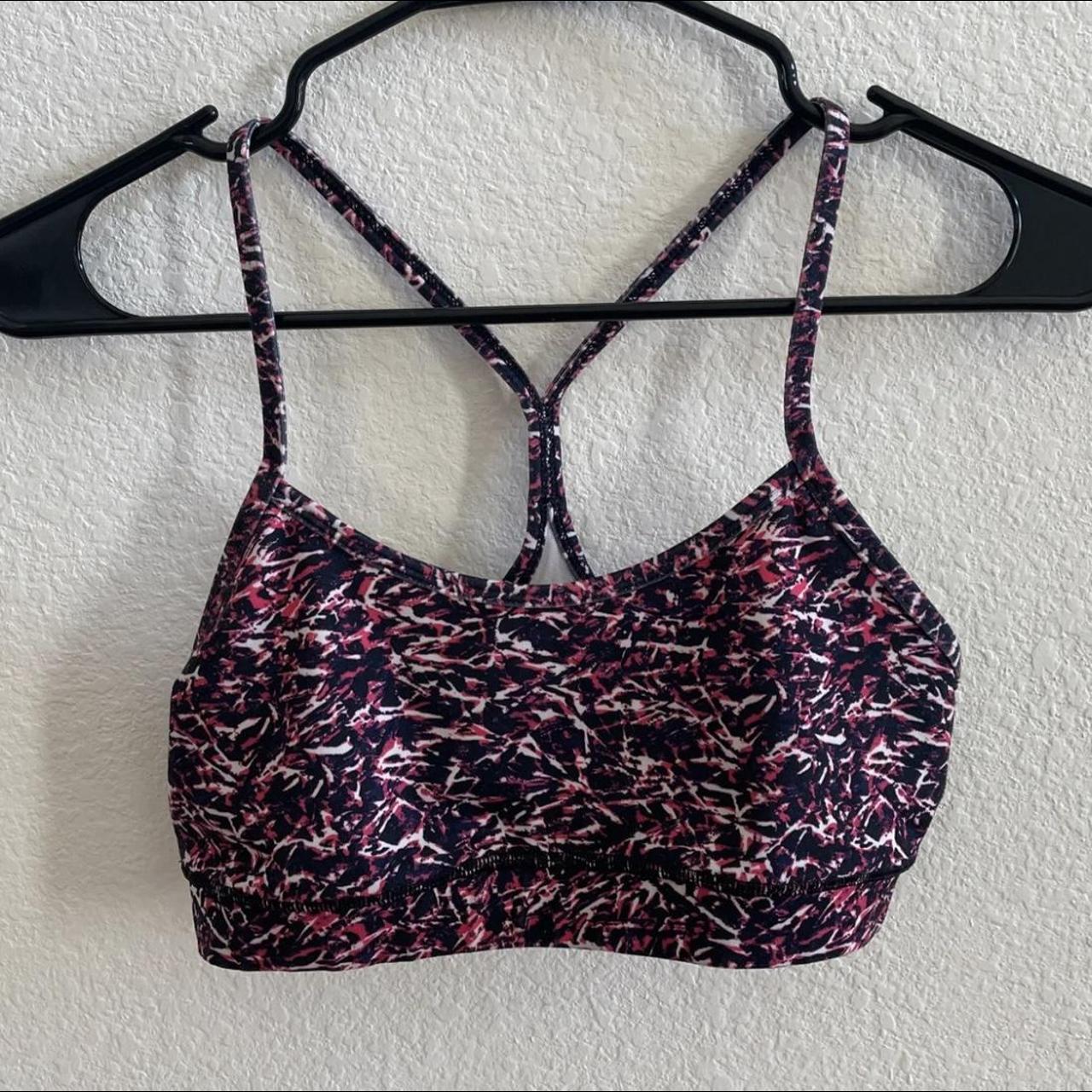 Lululemon sports bra Size 6 I listed as a medium but - Depop