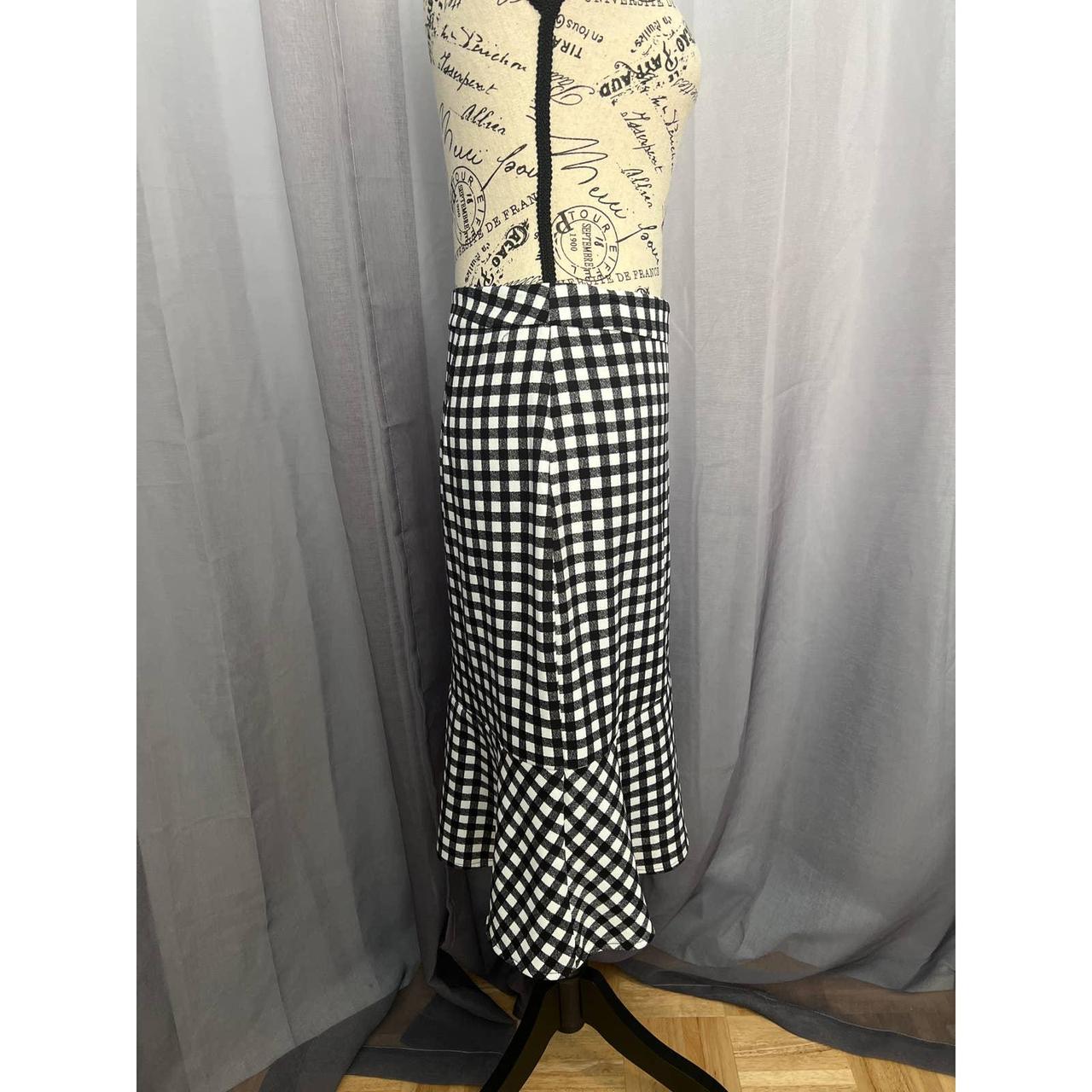 Women S Black And White Skirt Depop