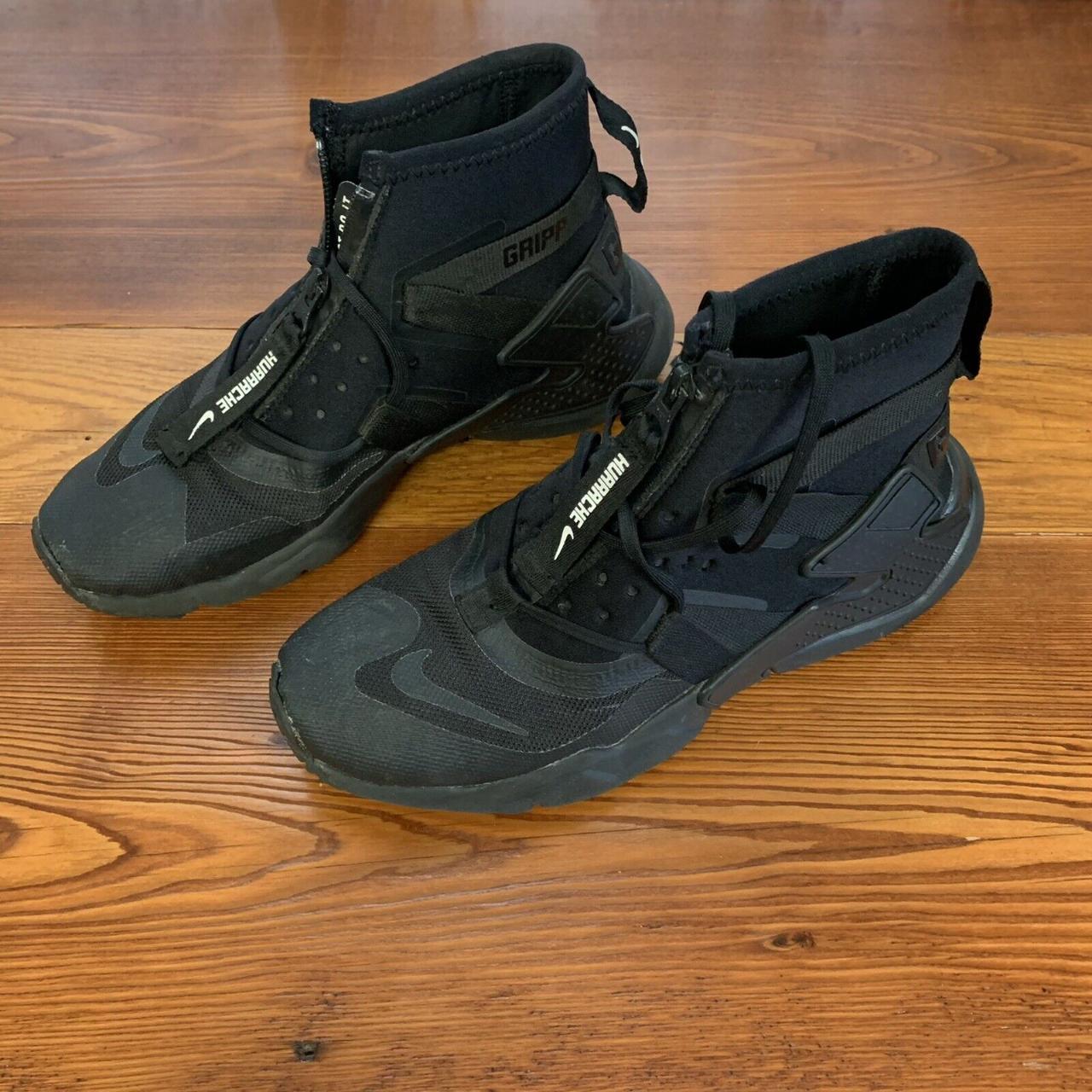 womens black nike cross trainers