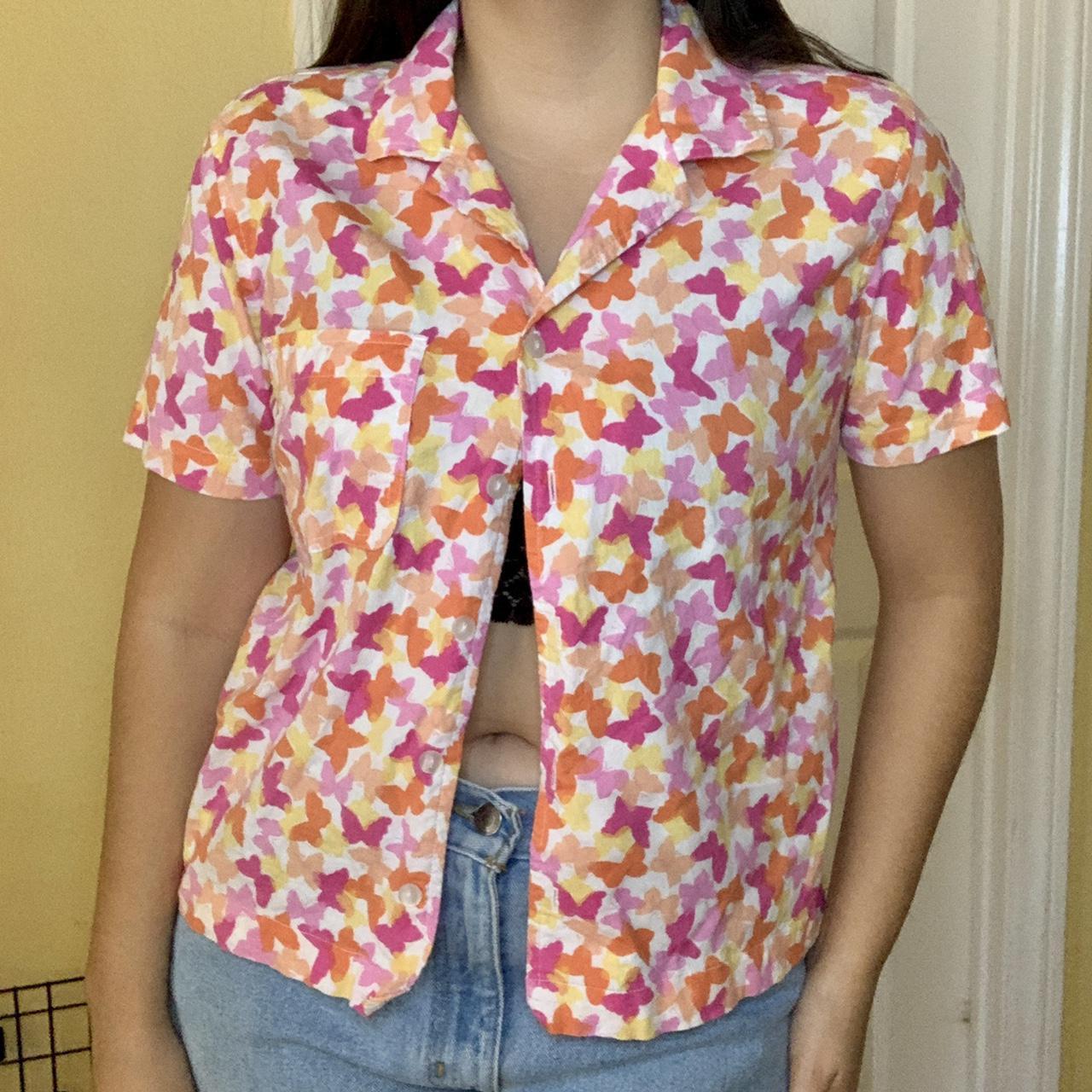 Product Image 1 - Funky Butterfly Multicolor Button Down
Size