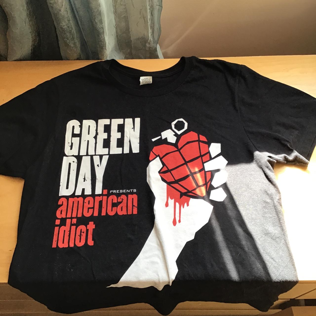 Green Day shirt I got this at hot topic a few years - Depop