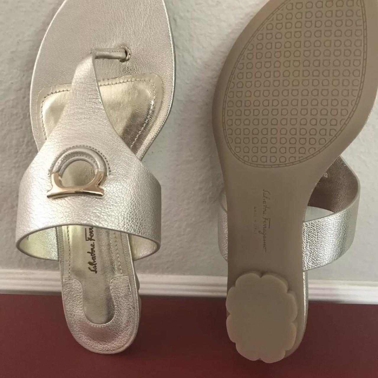 Salvatore ferragamo hot sale enfola sandals