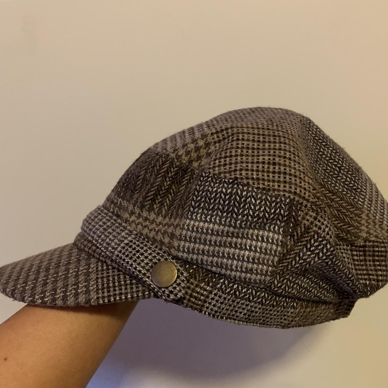 Baker boy hat! Has an elastic back so it sits well... - Depop