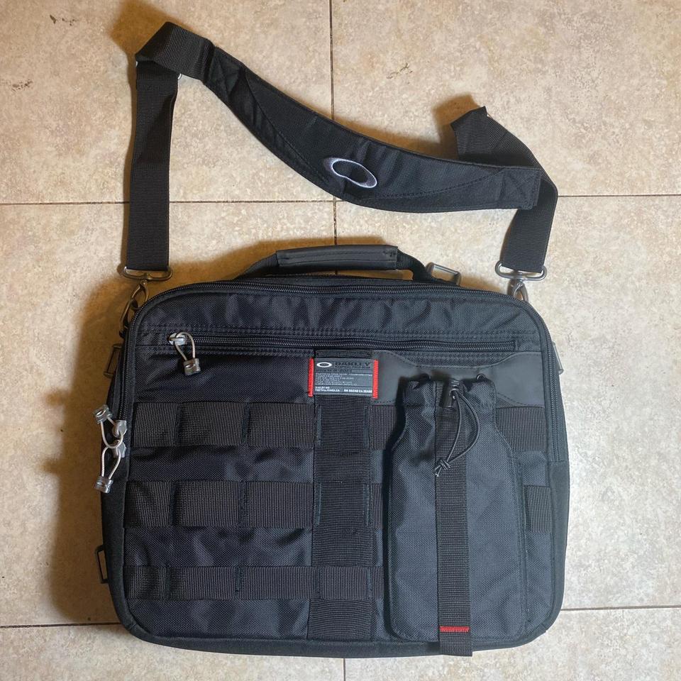 Oakley tactical 2024 shoulder bag