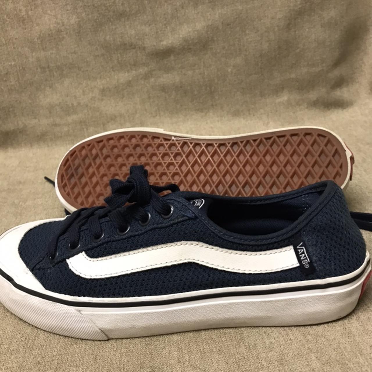 721277 vans