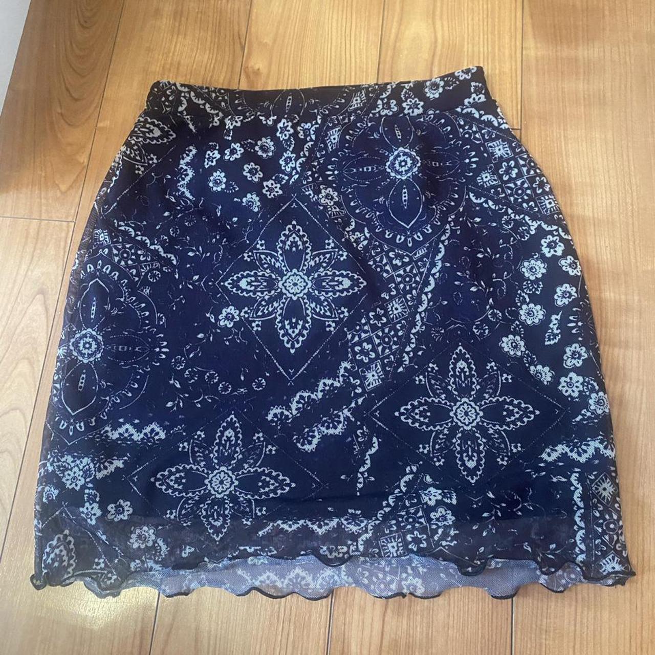 Super cute daisy street mini skirt Size 12 - Depop