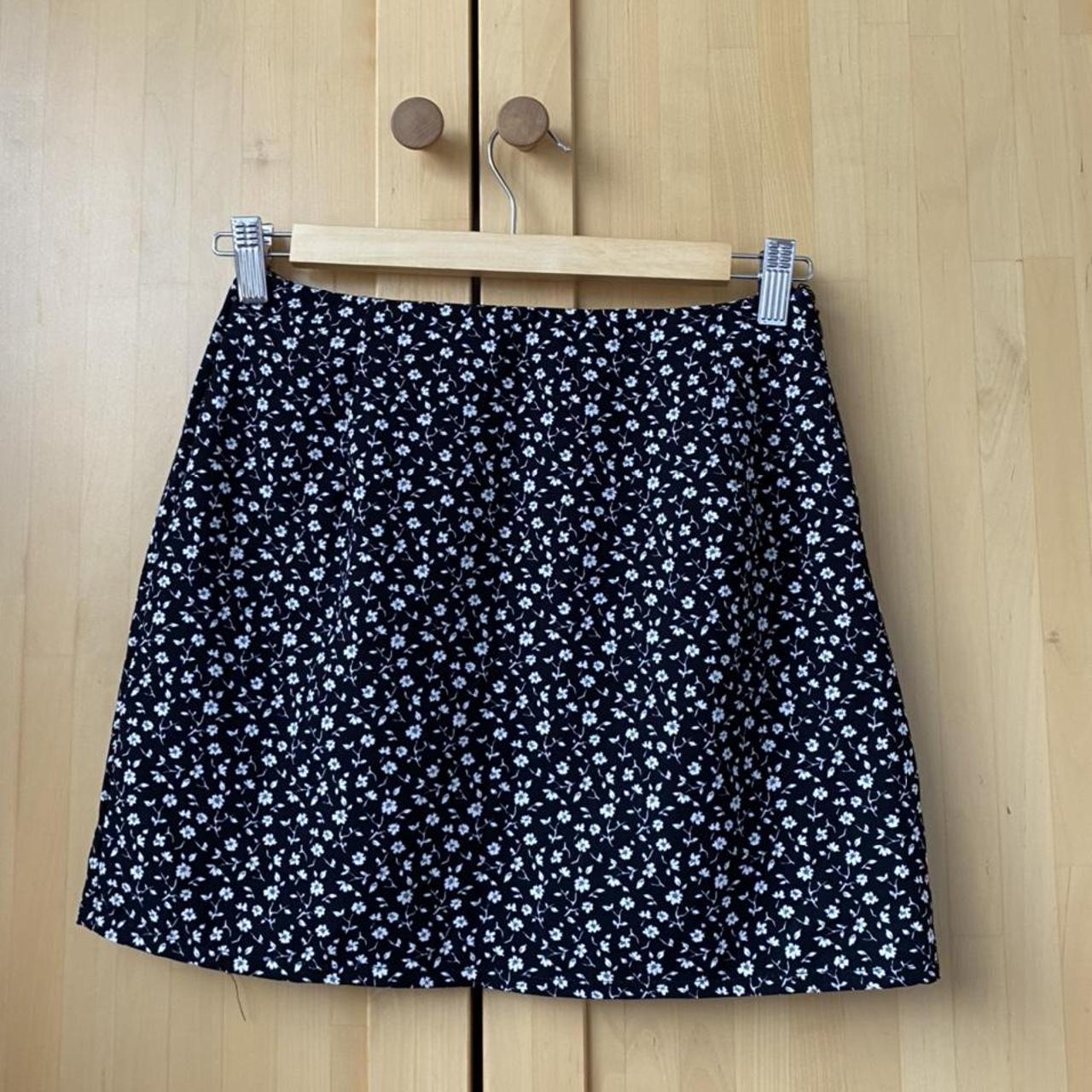 shein black and white flowery skirt with slit size... - Depop