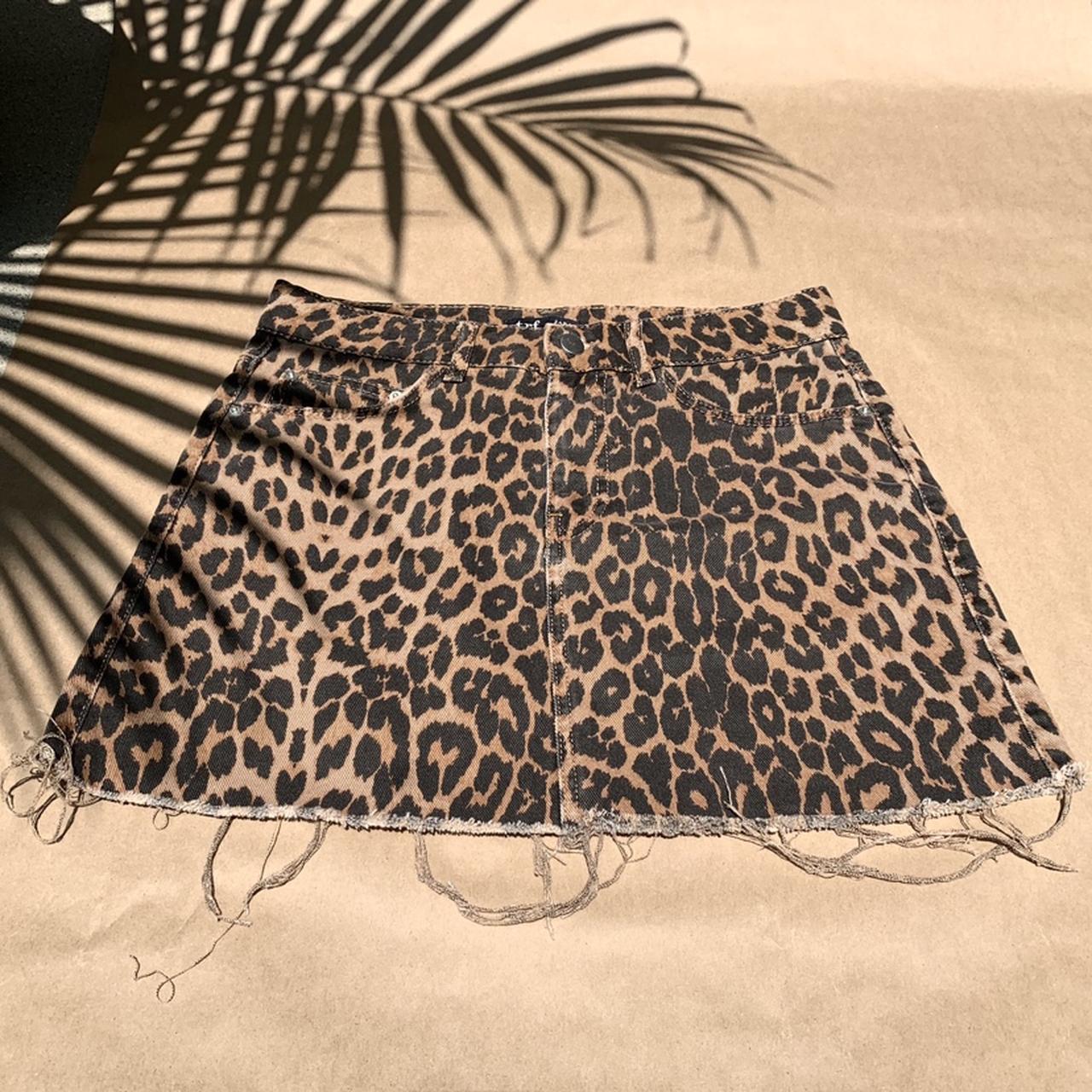 Zara cheetah denim skirt Raw bottom #zara Depop