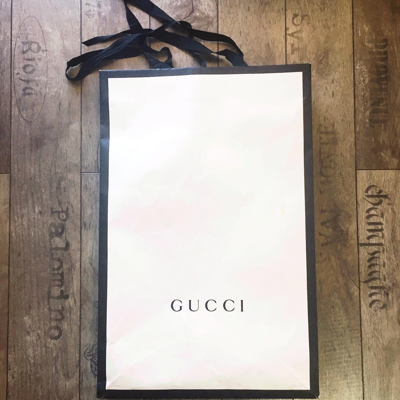 Gucci busta shop