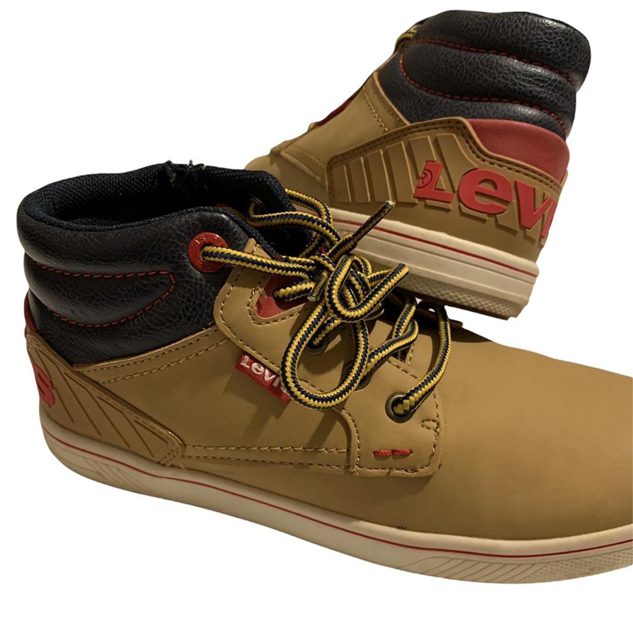 levis tan boots