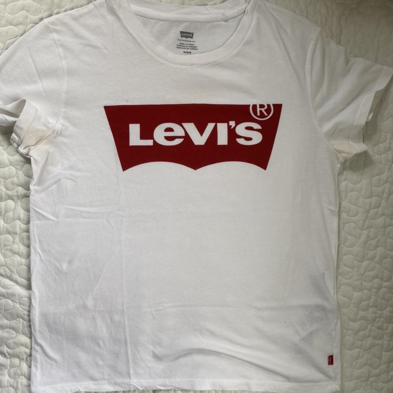 Levis stapled couple tshirt