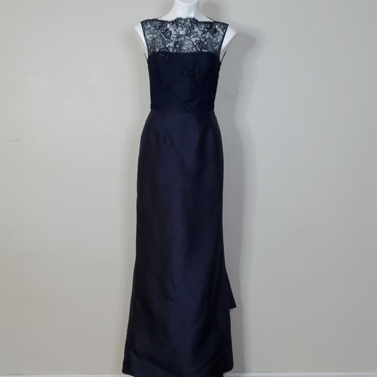 A stunning Pamela Dennis Couture navy silk gown. Depop