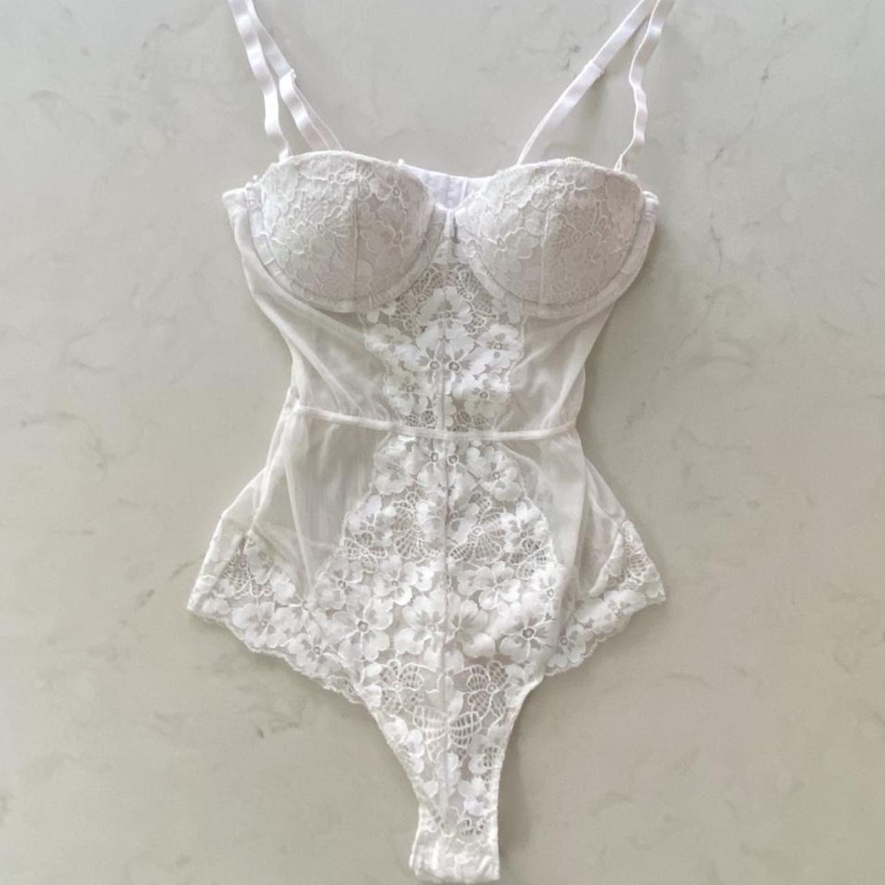 White lace lingerie teddy 🦢 size XS, fits a 32A/32B... - Depop