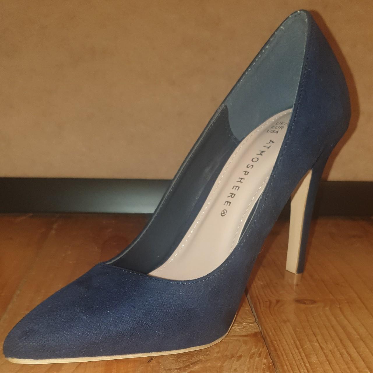 Navy heels 2024 size 3