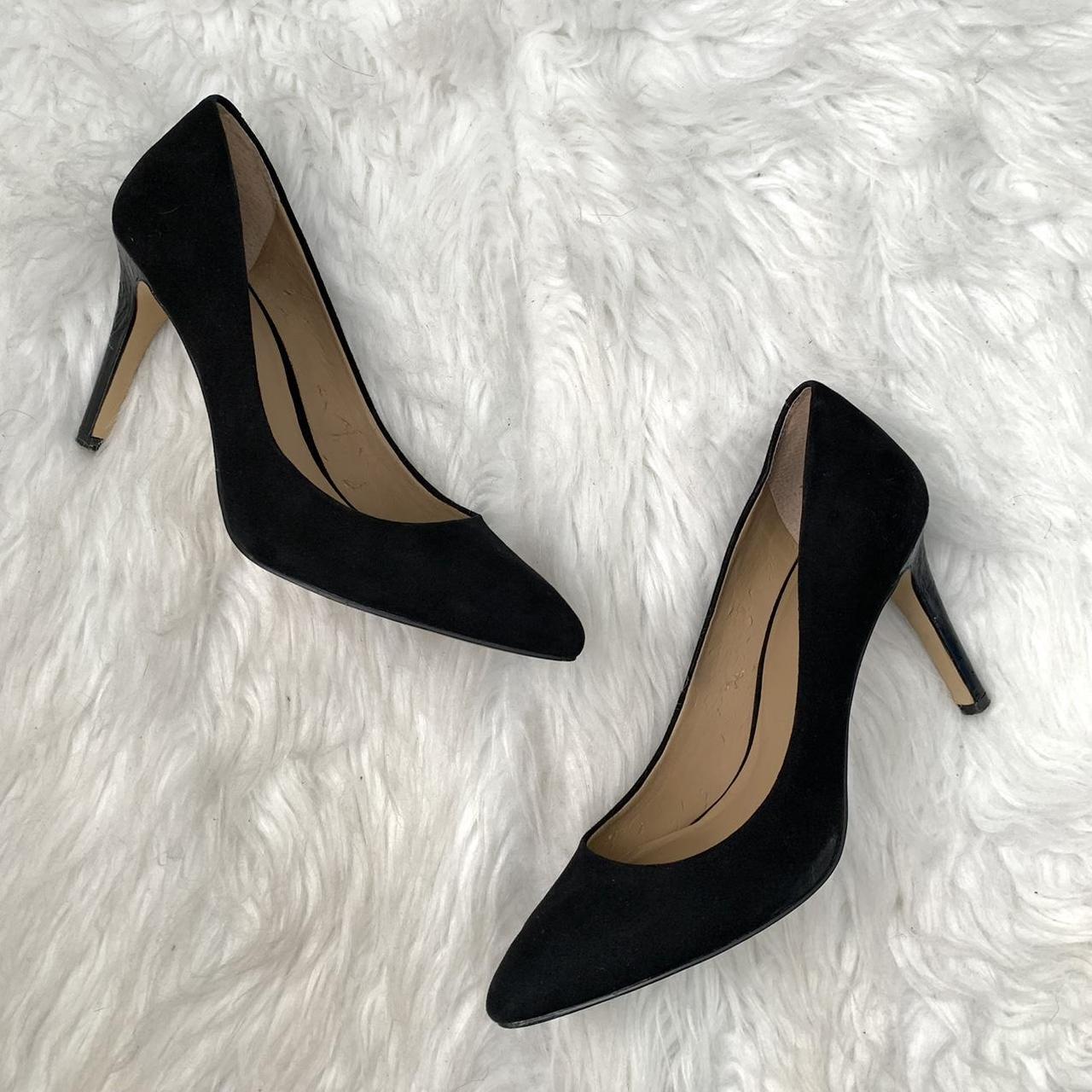 Ann taylor hot sale black pumps