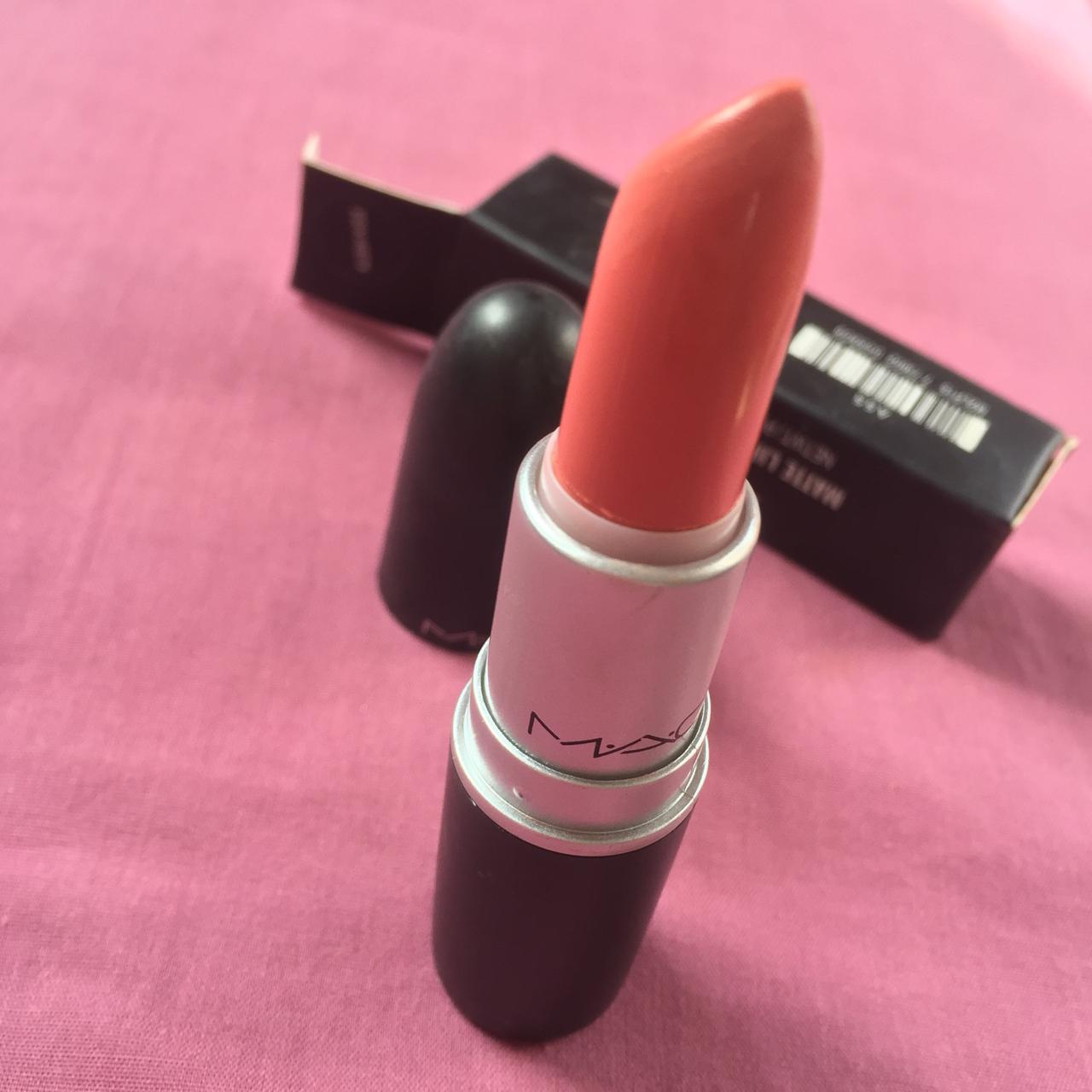 kushi kiss mac lipstick