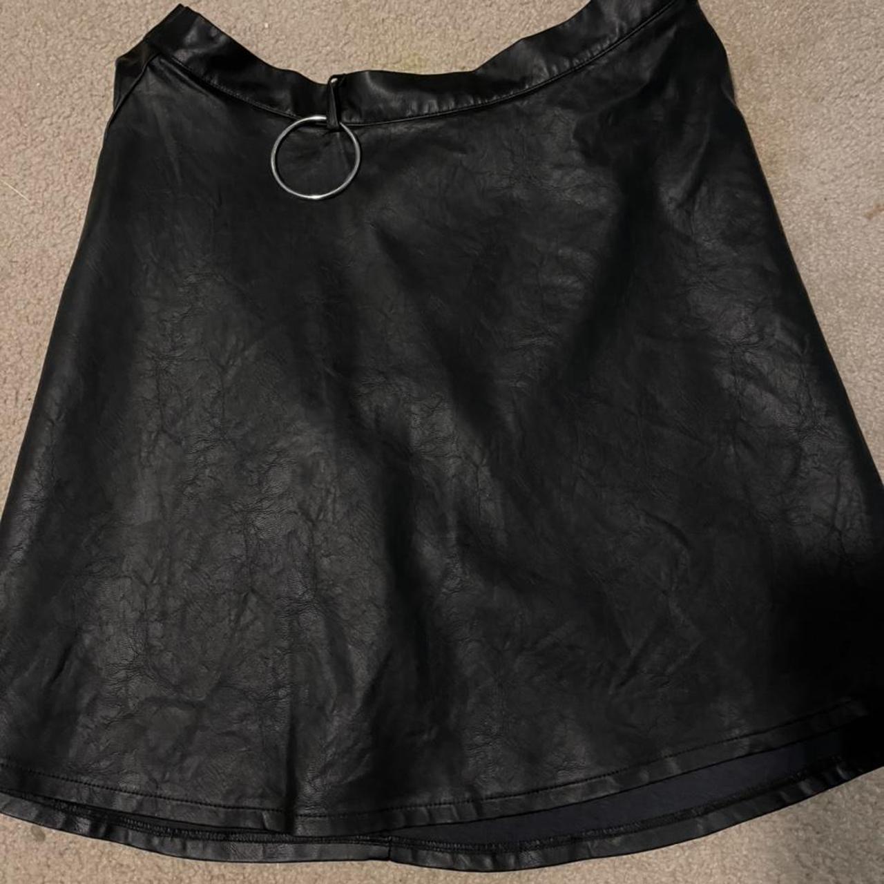 This is a plus size skirt from hot topic, it is... - Depop