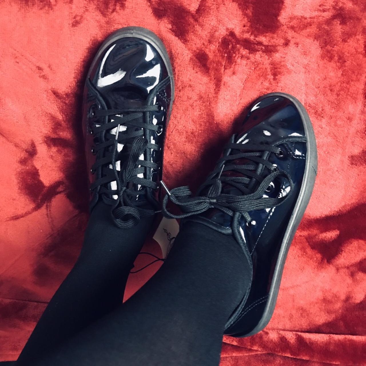 Shiny black outlet converse shoes