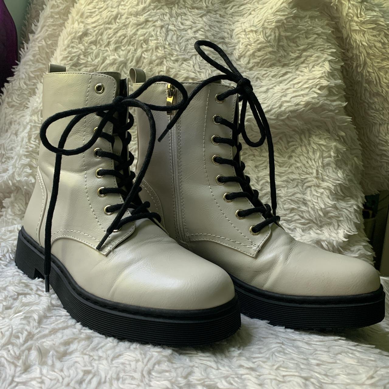 OFF WHITE COMBAT BOOTS. SIZE 9 1/2 M. 330074 AMARA.... Depop
