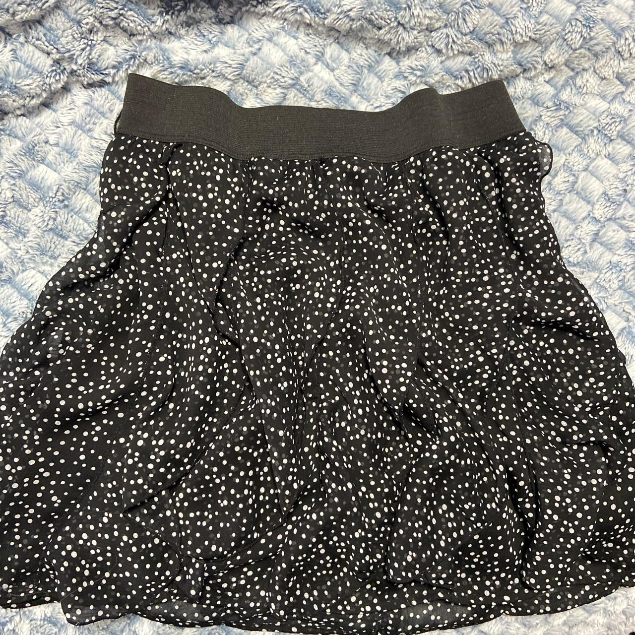 Black and white Polk-a-dot skirt. Tag says M but... - Depop