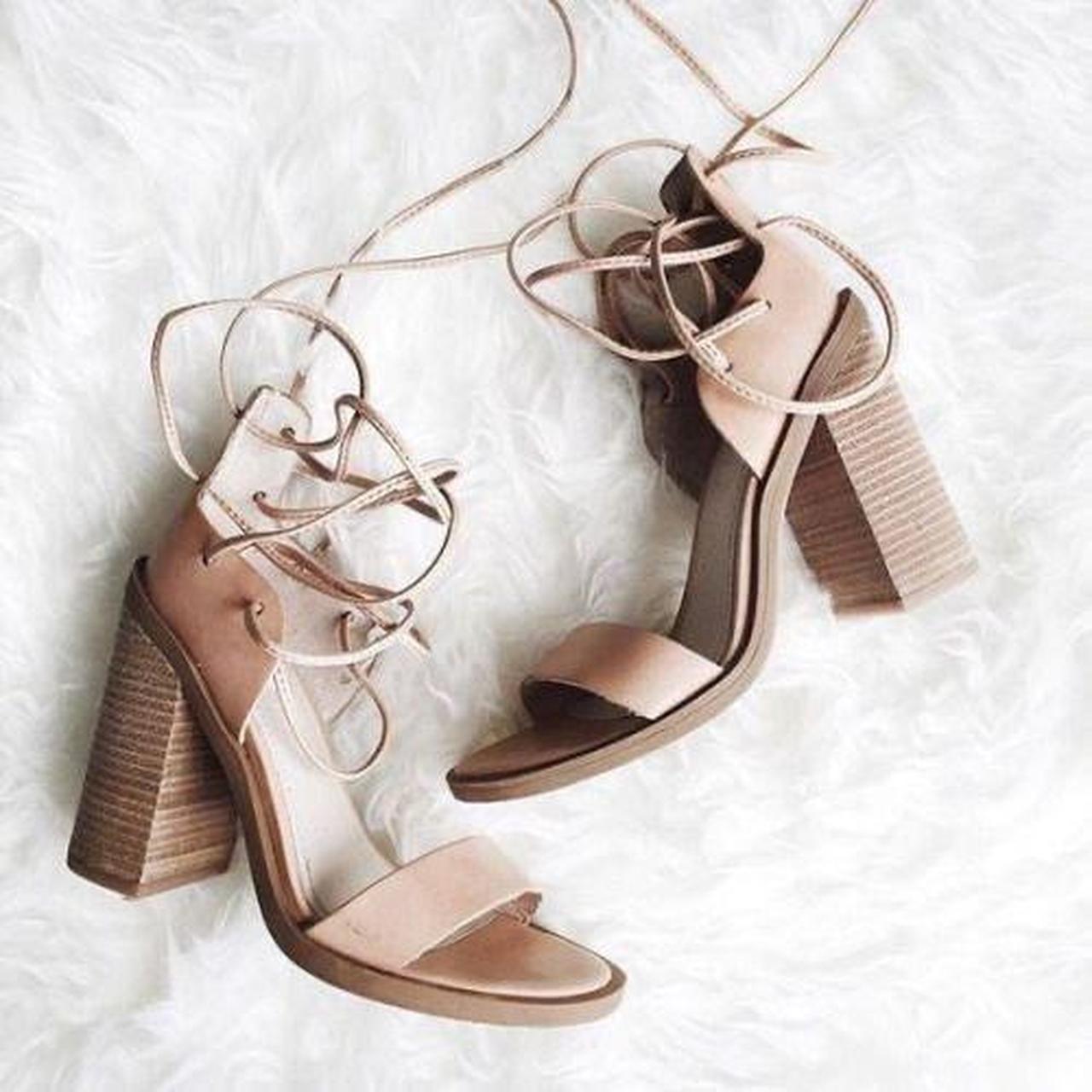 lace up block heels closed toe