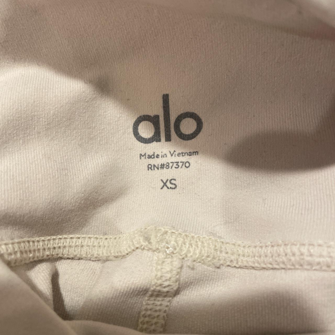 Alo yoga moto leggings in the color sand, Color not