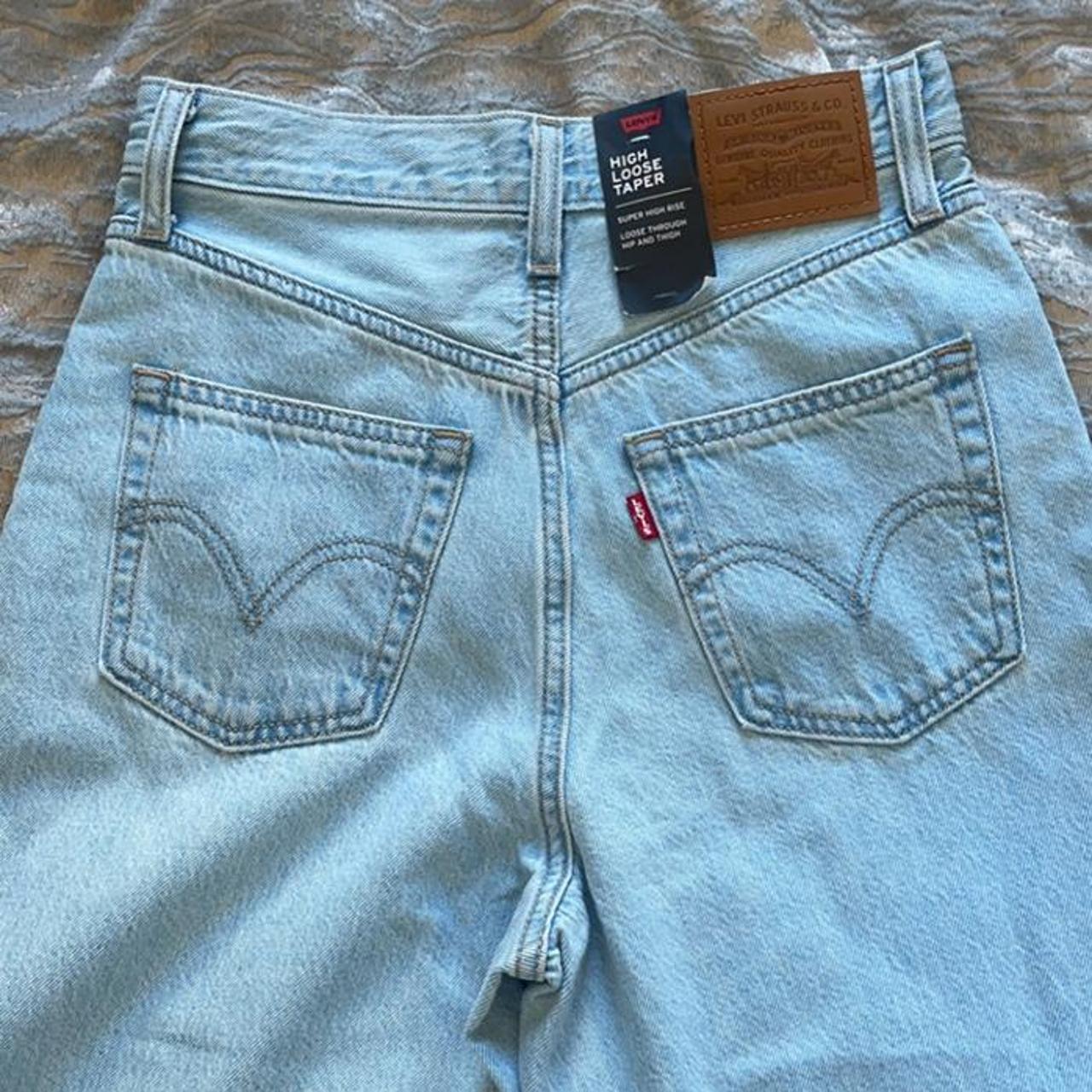 Levi’s high loose taper jeans Only selling as they... - Depop