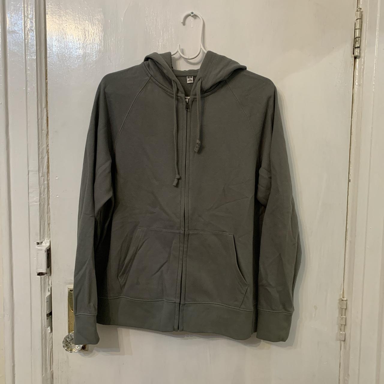 Uniqlo best sale green hoodie