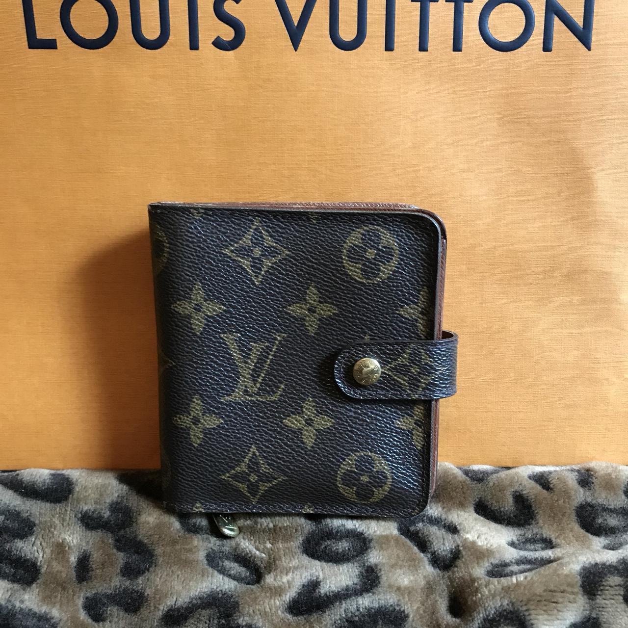 Authentic vintage Louis Vuitton wallet Has some - Depop