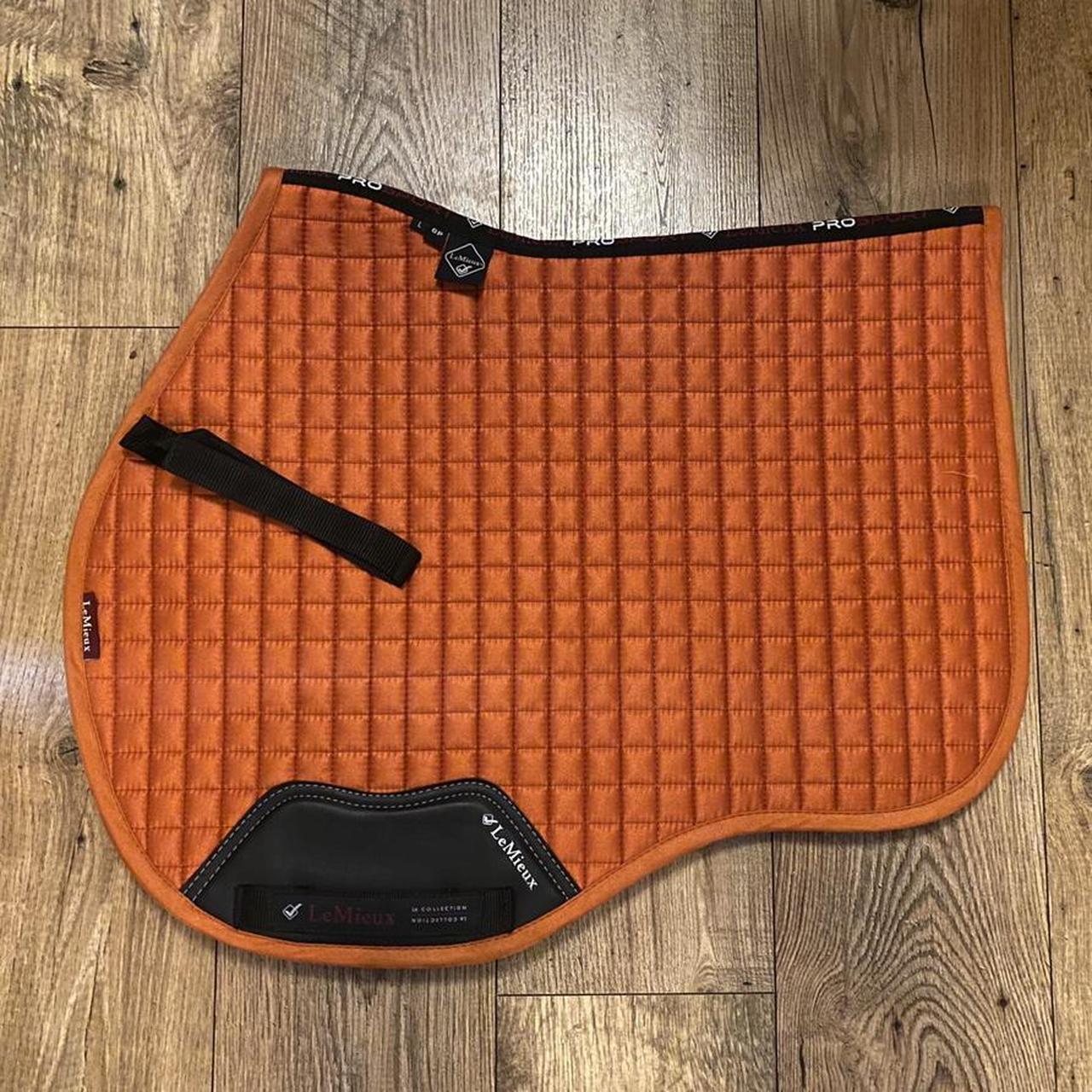 Le mieux Tangerine GP saddle pad Size large Brand... Depop