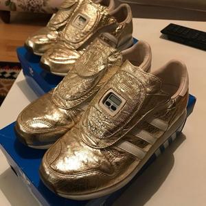 雑銭［日本・外国混合］　約16kg Adidas zx 7000 8000 9000 Size 41.5 Without box But | Depop