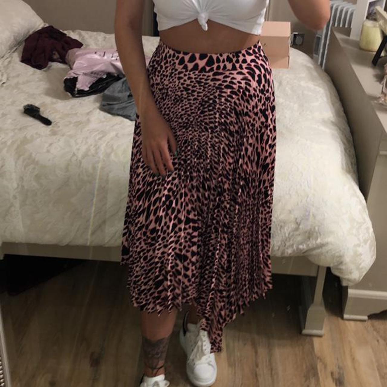 topshop pink leopard skirt never worn £25 open