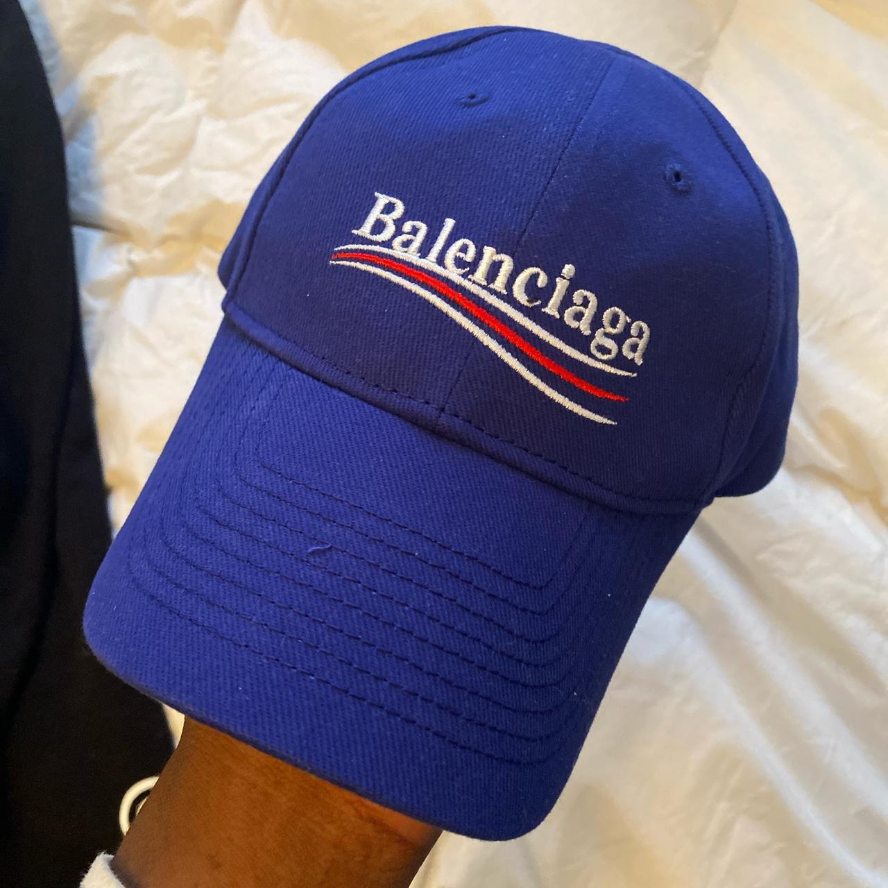 grundigt Uskyldig Overflødig Balenciaga campaign hat inspired by Bernie Sanders... - Depop