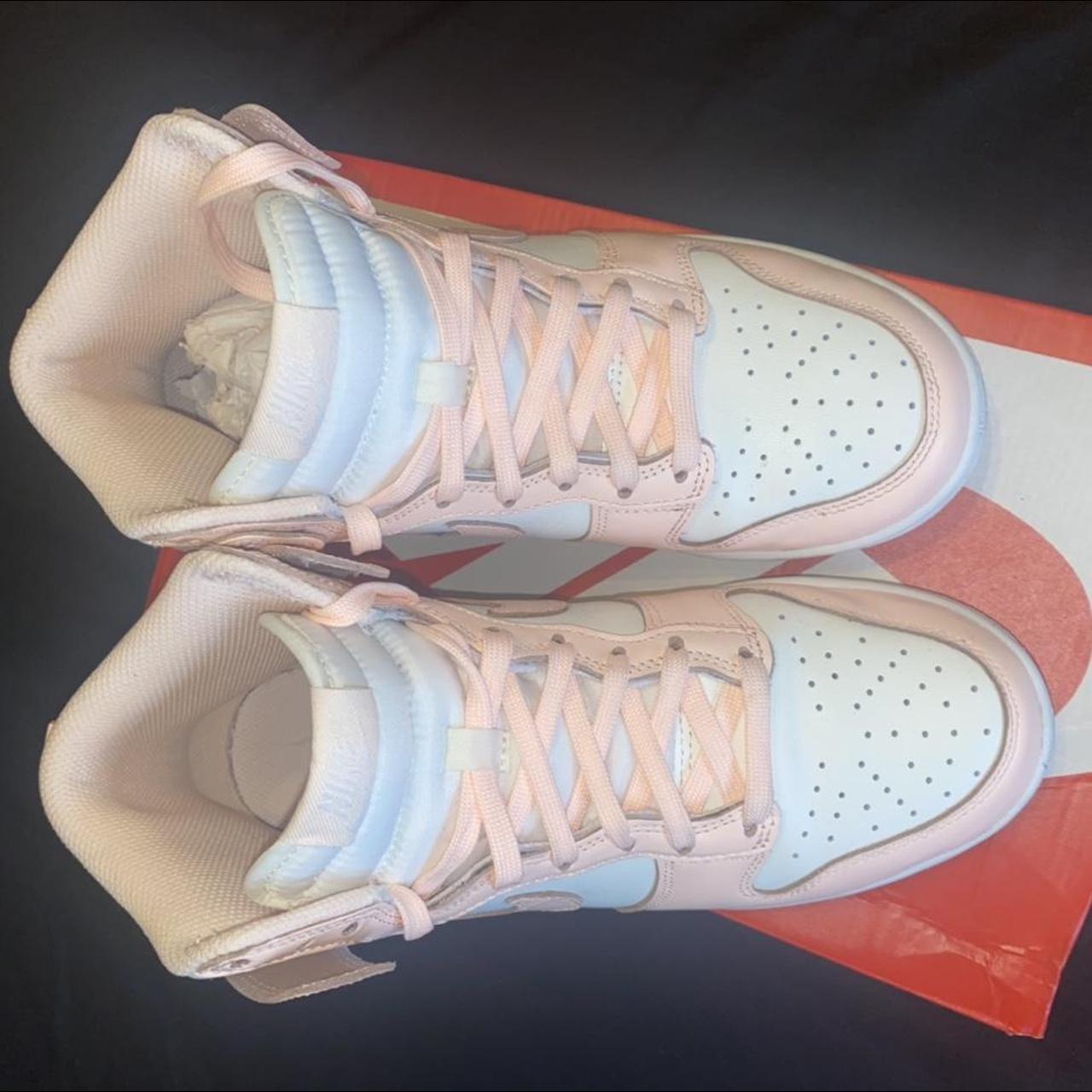 dunk low platinum tint crimson bliss