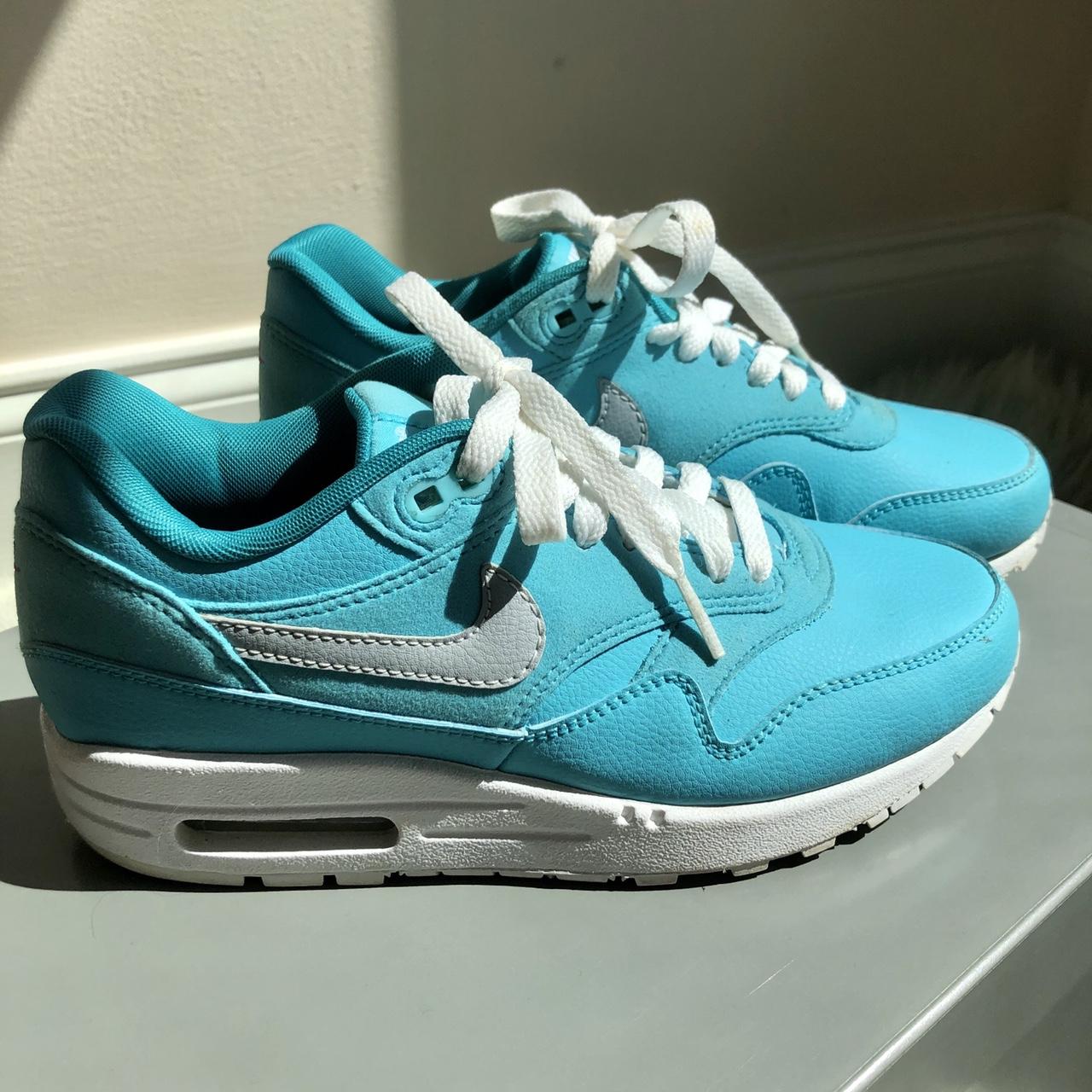 tiffany blue nike trainers