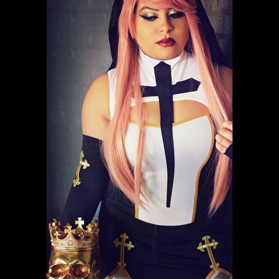 The Nun Costume - comes with the mask, neck thing, - Depop