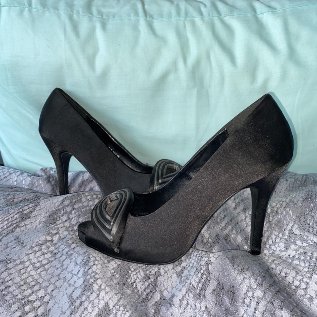 white adidas gazelle trainers