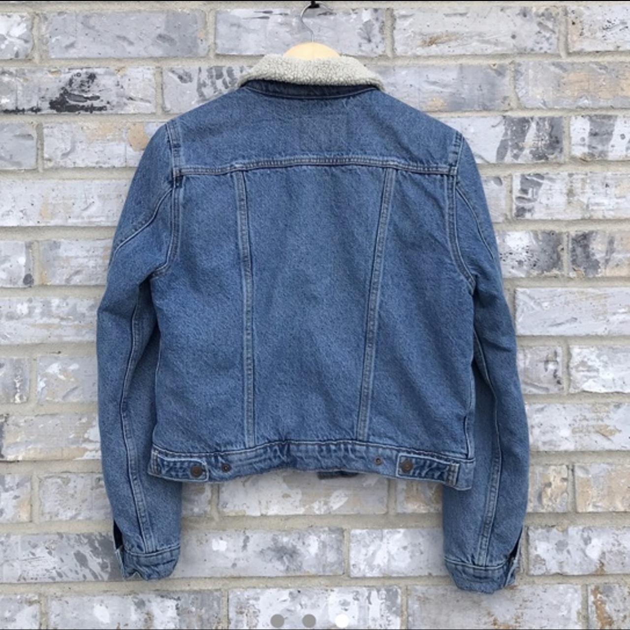 LEVI SHERPA DENIM JACKET SIZE MEDIUM - Depop