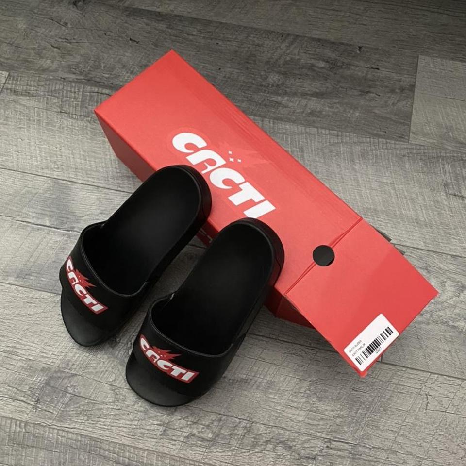 Travis Scott Men's Black and Red Slides | Depop