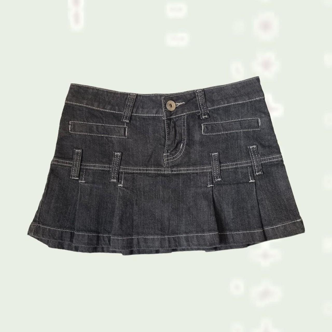 00's Deadstock Denim washed Black Pleated Skirt in... - Depop