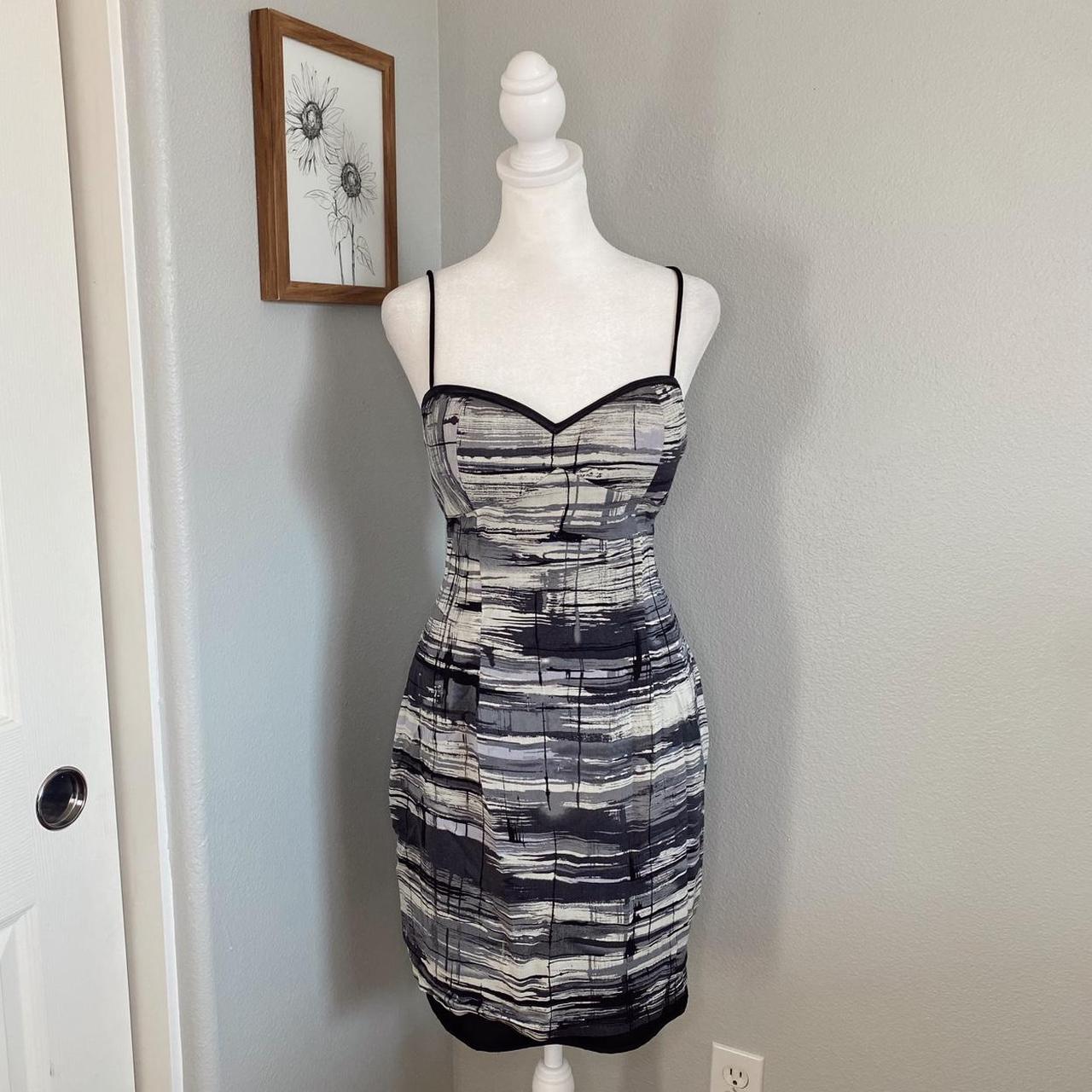 Outlet Vintage Black and White Abstract Dress