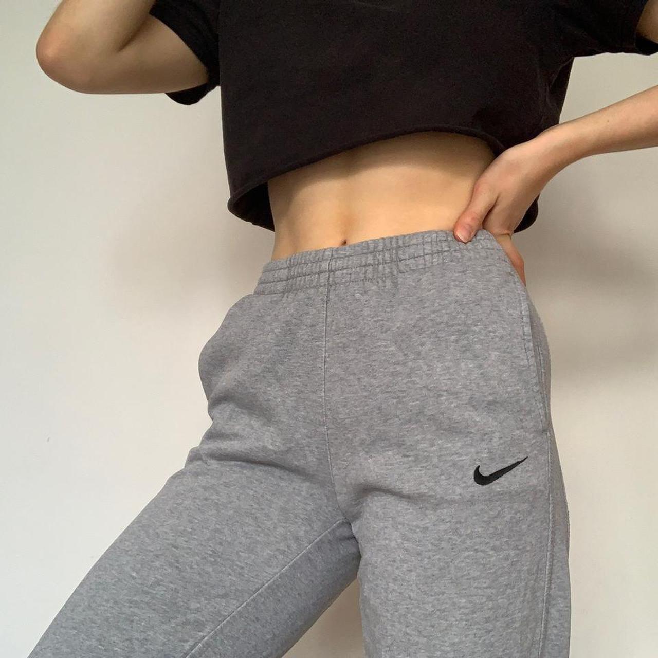 womens nike tracksuit joggers