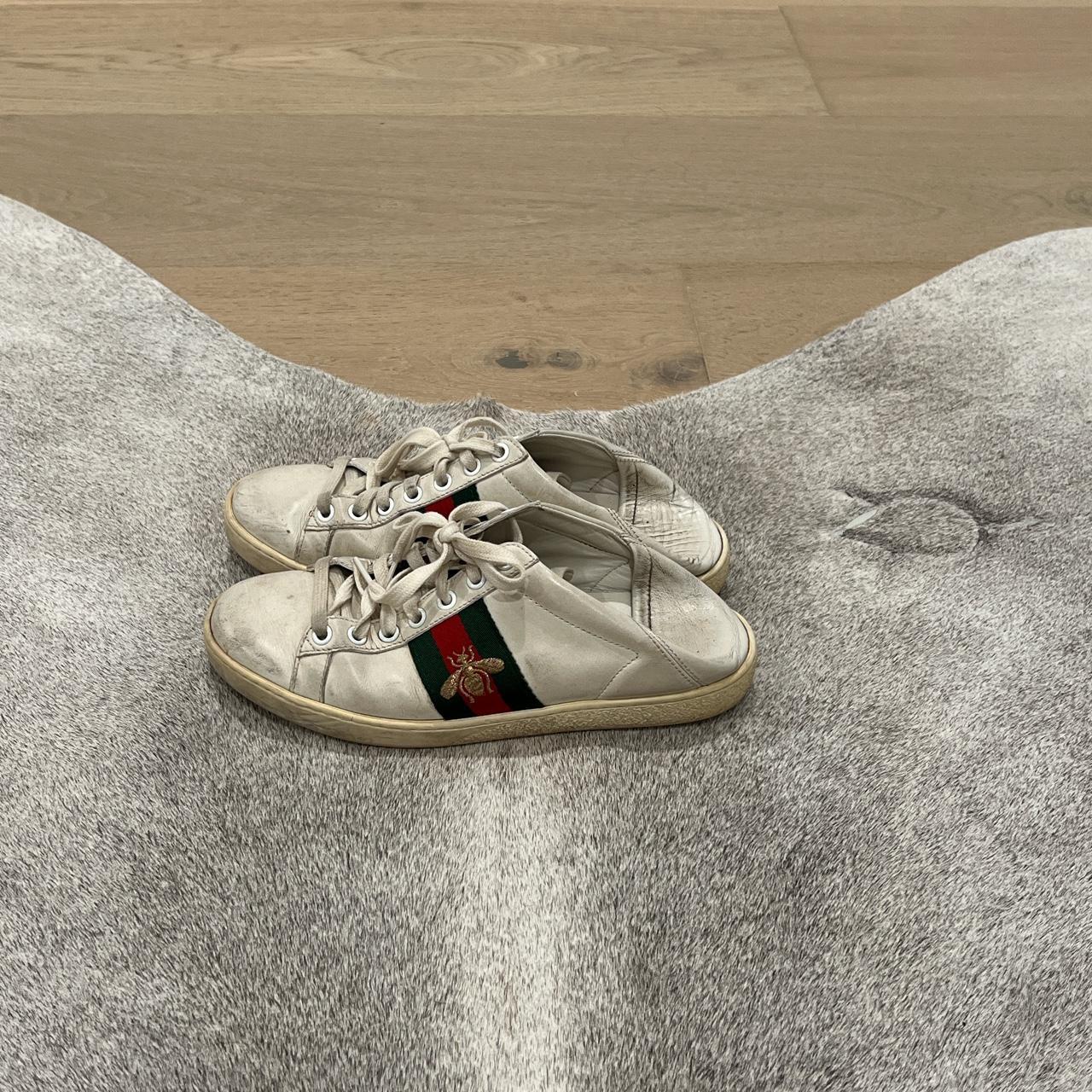 Womens gucci 2024 bee trainers