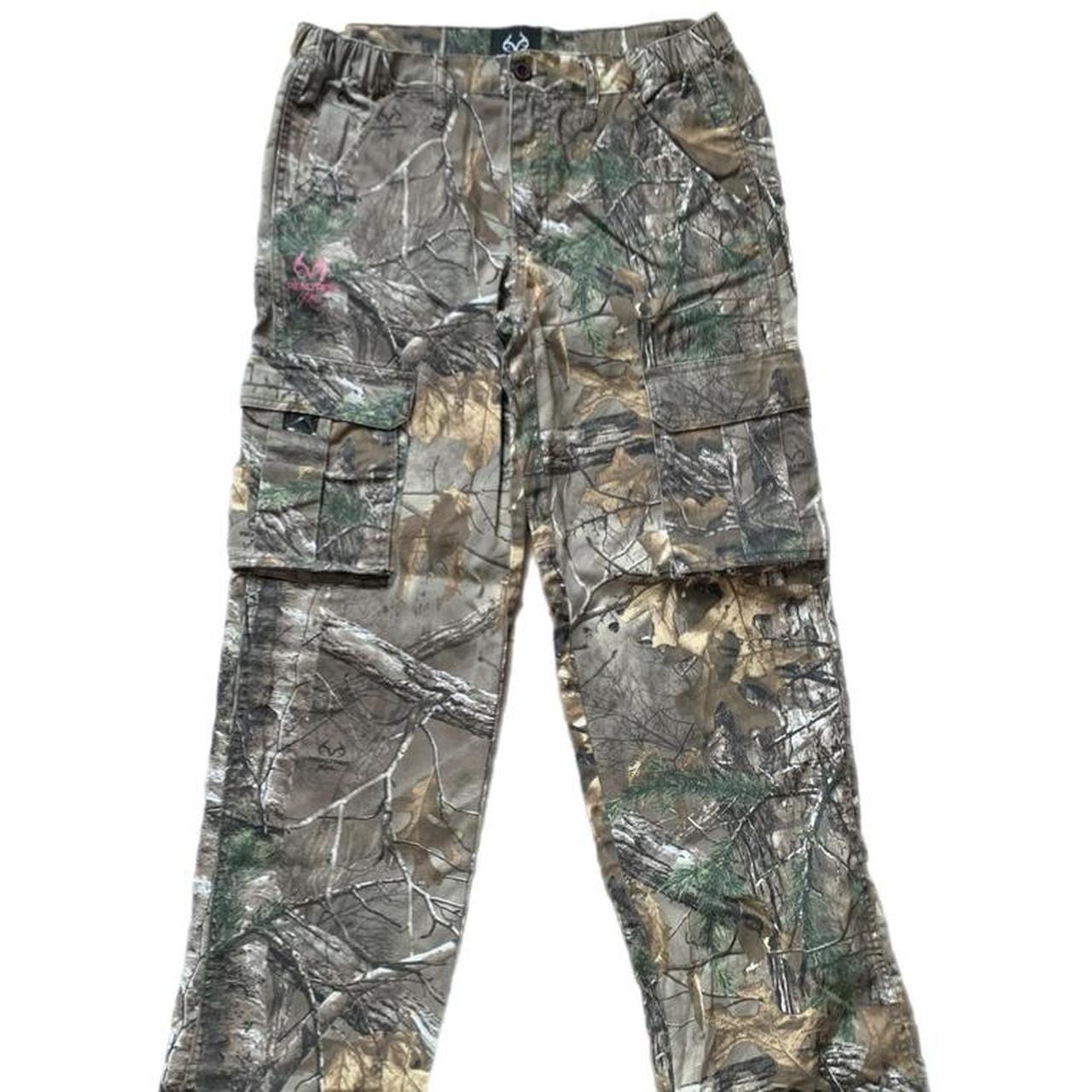 women’s realtree xtra camo cargo pants size M,... - Depop