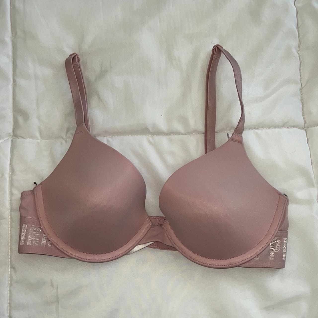 Victoria's Secret Pink lightly lined T-shirt bra in - Depop