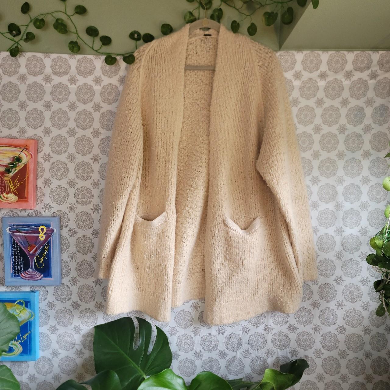 FUZZY CREAM FREE PEOPLE CARDIGAN Great preloved. Depop