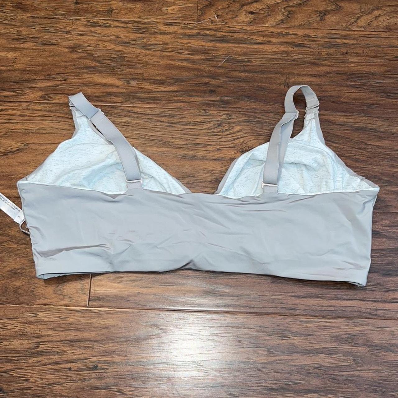 Soma Women's Embraceable Wireless Unlined LT Bra - Depop